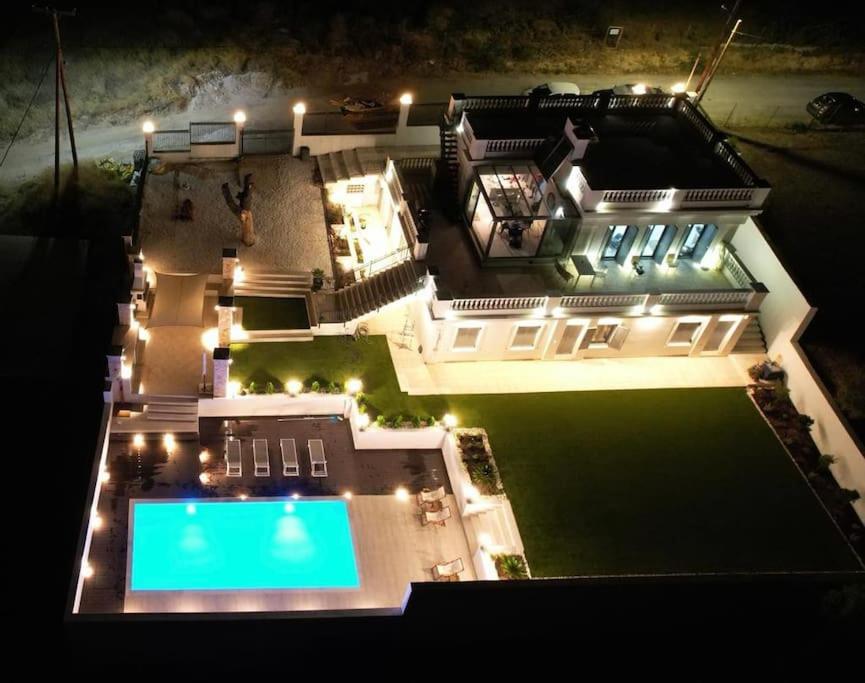The White House Beach Villa Rafína Eksteriør billede